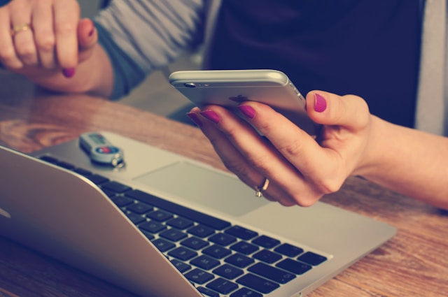 Why Real Estate Agents Need a Mobile-Optimized Website: Insights from Ubertor